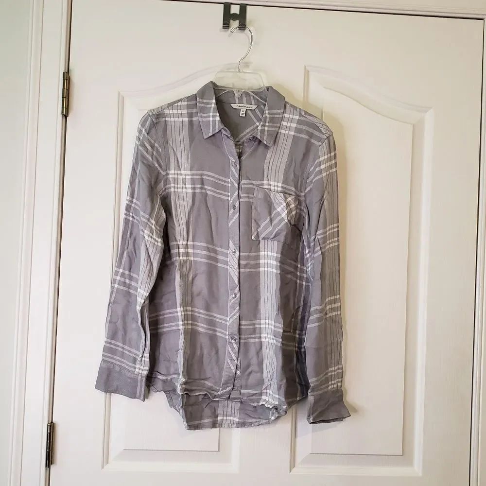 Calvin Klien Gray Plaid ButtonโUp Top